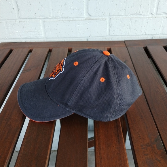 NFL Team Apparel Chicago Bears Adjustable Cap - Picture 3 of 5